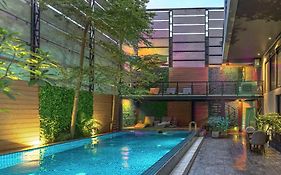 HH Hotel & Sky Bar