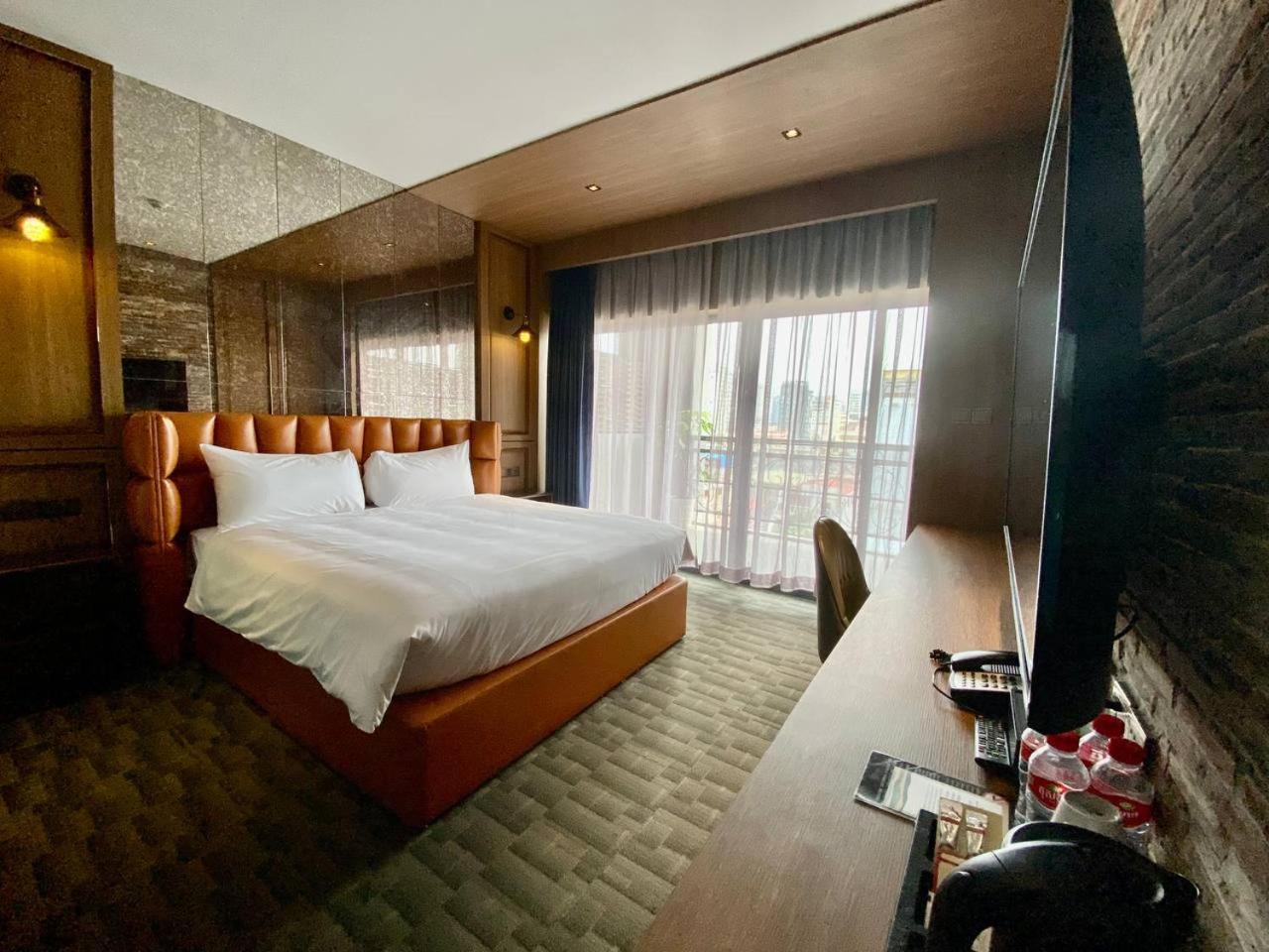Check Inn Phnom Penh Bkk1 Buitenkant foto
